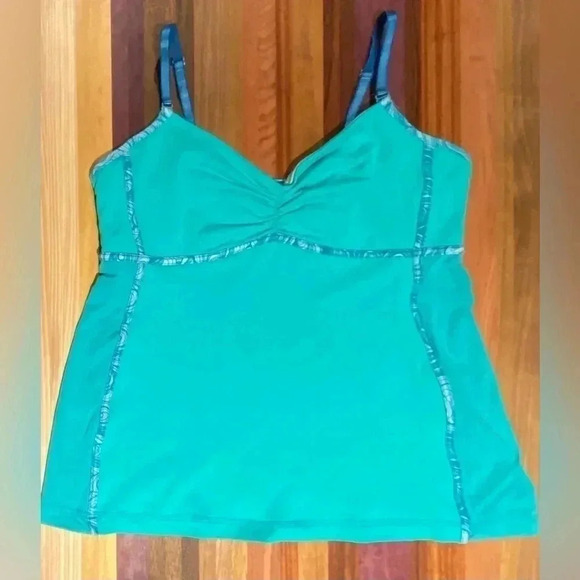 Lululemon Caribe Conditioning Gulf Undulation Tank, size 12 - Picture 4 of 12